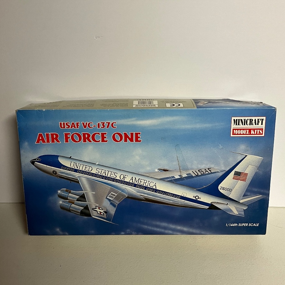 1999 Boeing USAF VC-137C Air Force One Minicraft Model Kit 1/144th Super Scale